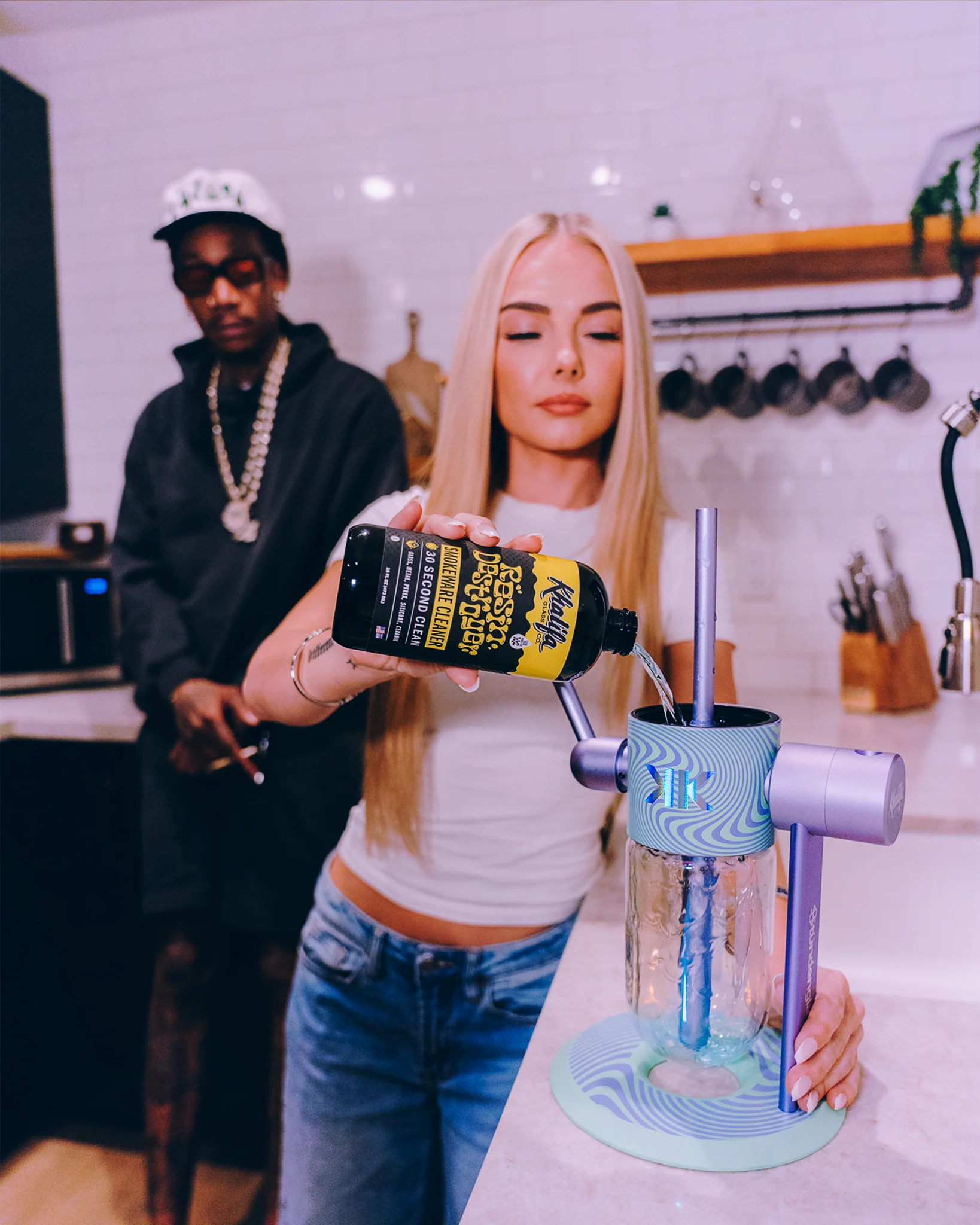 Khalifa Resin Destroyer Bong Cleaner - Image 3